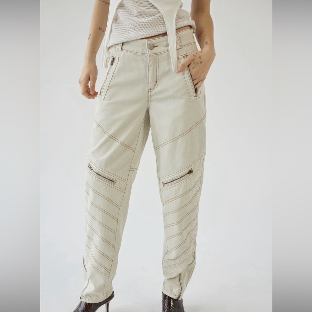 👉 BDG Women’s Low Rise Tapered Moto Jeans Ivory Zipper Pocket Pants Size 26 NWT